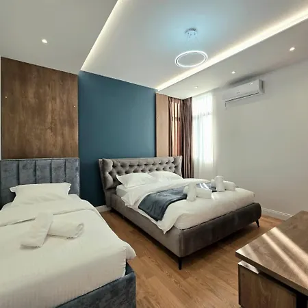 Center - Sols 地拉那